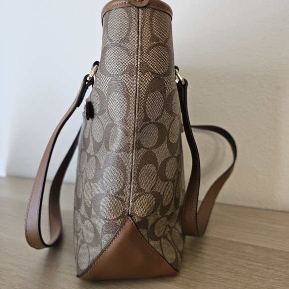 COACH Classic Brown Signature Tote Bag (Medium) - Picture 7 of 15
